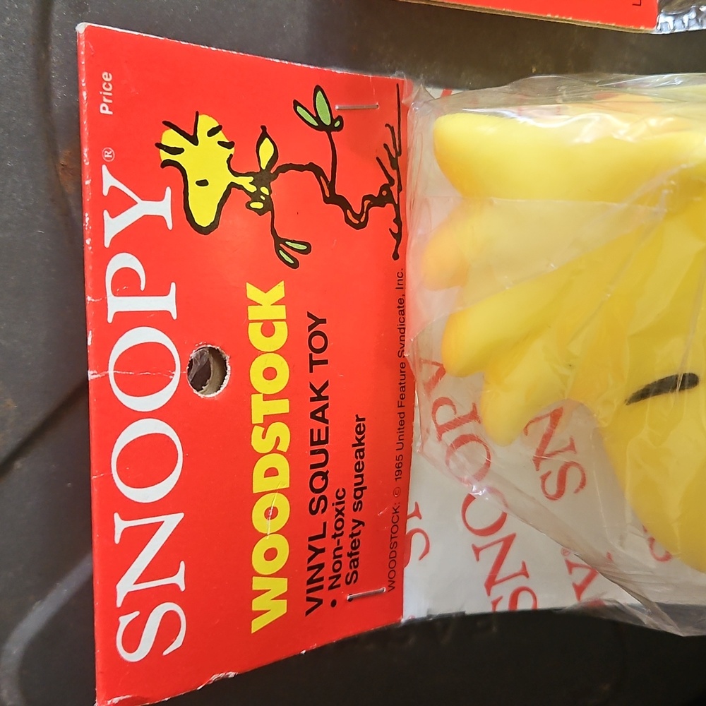 Vintage Peanuts Squeak Toys Pets Linus & Woodstock Con Agra NOS - Picture 6 of 7